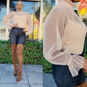 😍NEW ARRIVALS. SHEER TOP